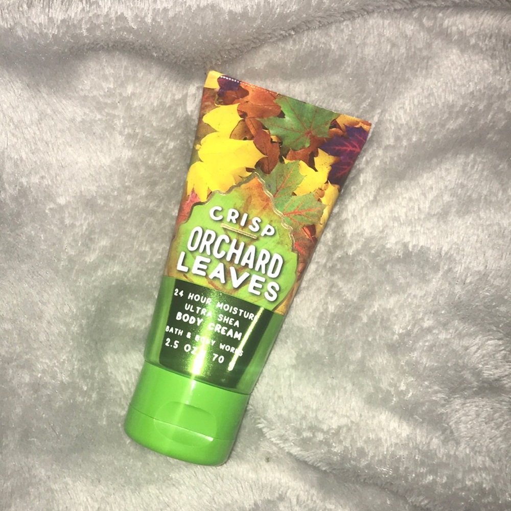 Crisp orchard leaves body cream